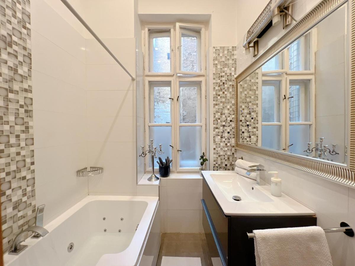 Duplex Penthouse With Sauna & Jacuzzi In The Centre Of Apartment Budapest